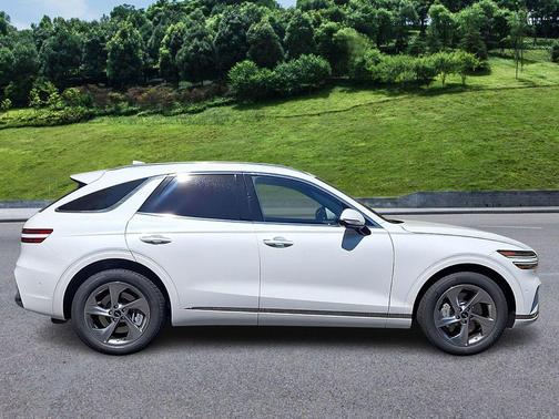 Uyuni White 2026 Genesis GV70 2.5T Advanced