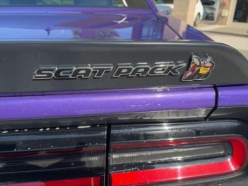 Plum Crazy Pearlcoat 2023 Dodge Challenger R/T Scat Pack