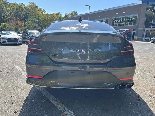 2023 Genesis G70 2.0T RWD