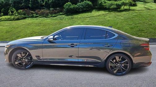 2023 Genesis G70 2.0T RWD