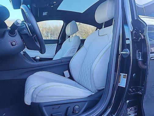 2024 Genesis G70 3.3T RWD Sport Advanced