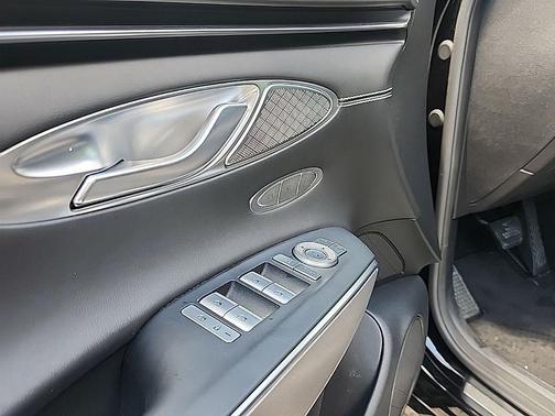 Vik Black 2023 Genesis Electrified GV70 Advanced AWD