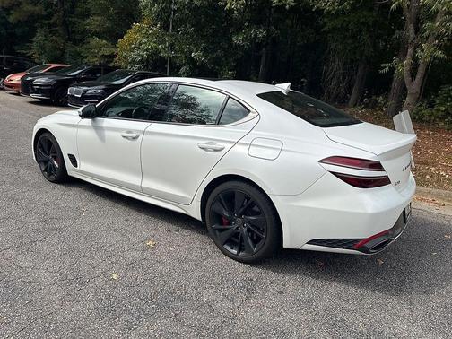 2023 Genesis G70 3.3T RWD