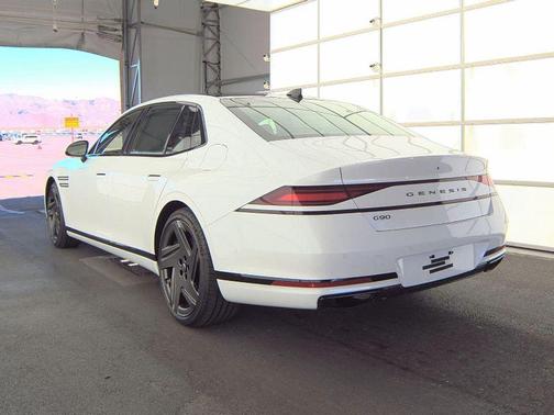 Uyuni White 2026 Genesis G90 3.5T E-SC Prestige Black AWD