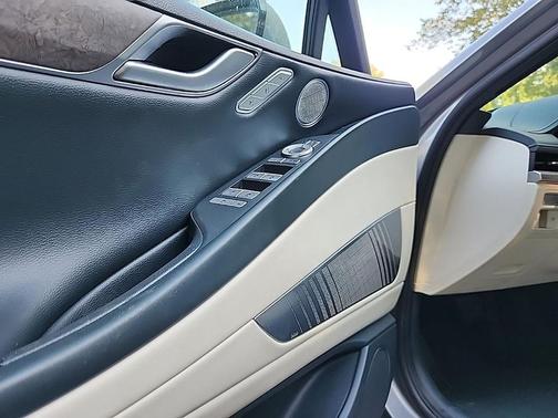 2023 Genesis Electrified G80 