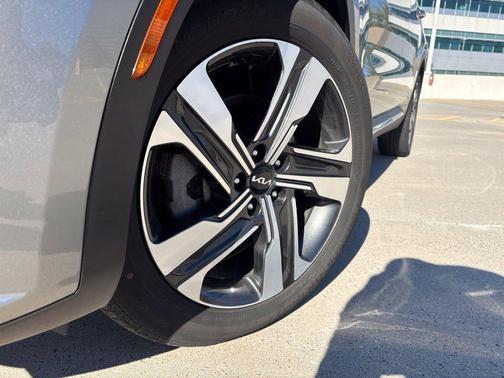 Steel Gray 2023 Kia Sorento Plug-In Hybrid SX Prestige