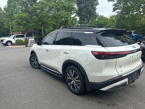Majestic White/Black Obsidian 2025 INFINITI QX60 AUTOGRAPH