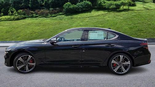 2025 Genesis G70 2.5T RWD