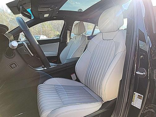 2025 Genesis G70 2.5T RWD