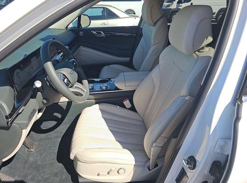White 2025 Genesis GV80 2.5T