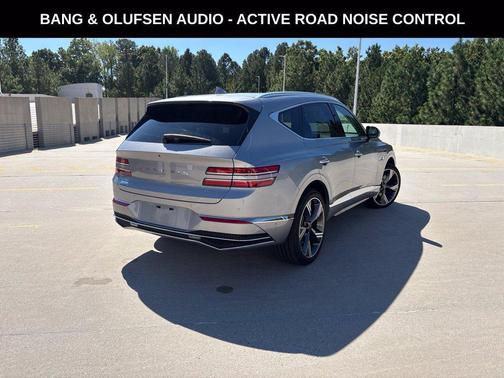 Savile Silver 2025 Genesis GV80 2.5T