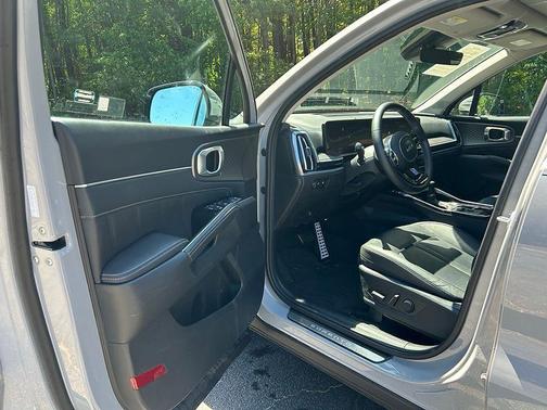 Wolf Gray 2024 Kia Sorento SX