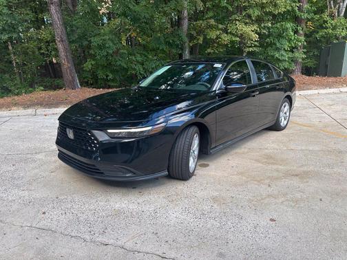 Crystal Black Pearl 2024 Honda Accord LX 1.5T