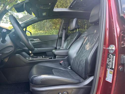 Dawning Red 2023 Kia Sportage X-Line