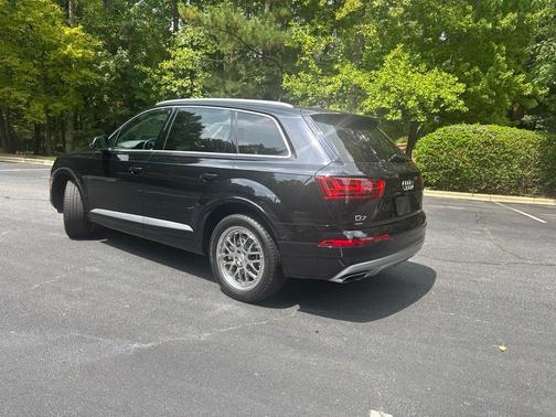 Night Black 2017 Audi Q7 3.0T Prestige