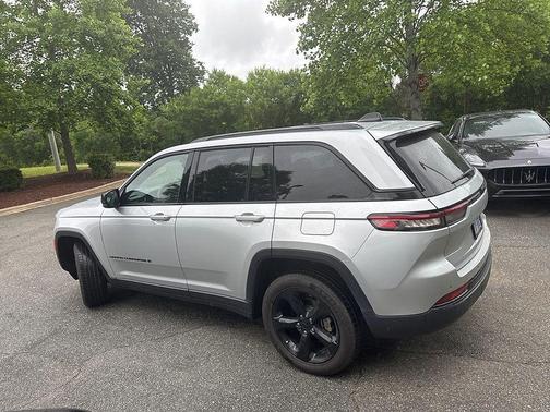 Silver Zynith 2023 Jeep Grand Cherokee Altitude