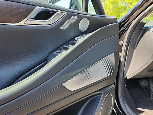 Vik Black 2024 Genesis Electrified G80 Advanced