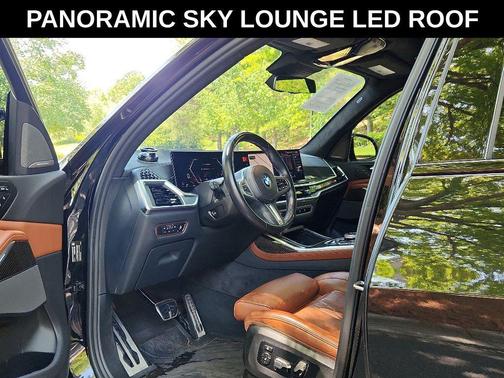 Black Sapphire Metallic 2023 BMW X7 M60i