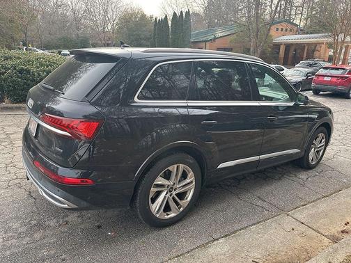 2021 Audi Q7 45 Premium Plus