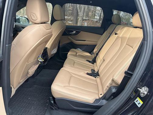 2021 Audi Q7 45 Premium Plus