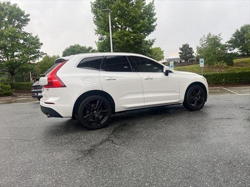 2020 Volvo XC60 T5 Momentum