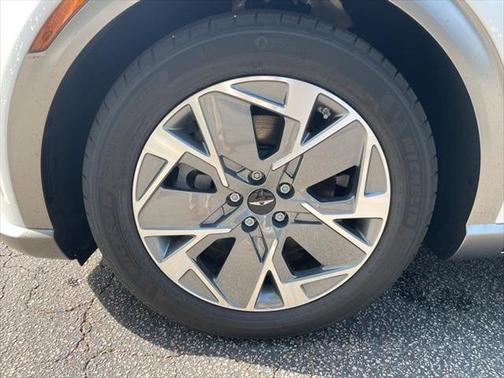 2024 Genesis GV60 Standard RWD