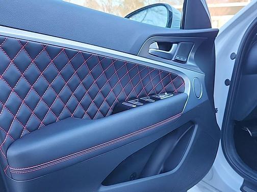 2025 Genesis G70 3.3T RWD Sport Advanced