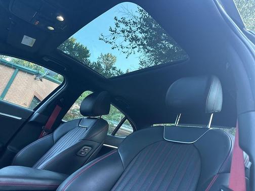 2023 Genesis G70 2.0T RWD