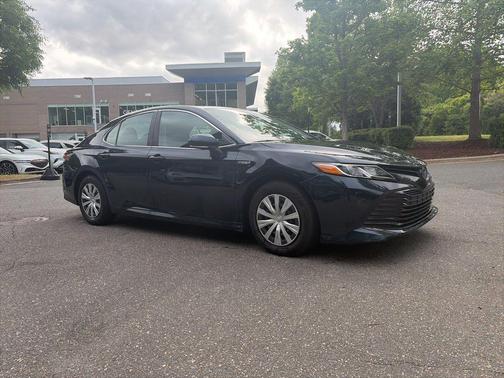 Aqua 2019 Toyota Camry Hybrid LE