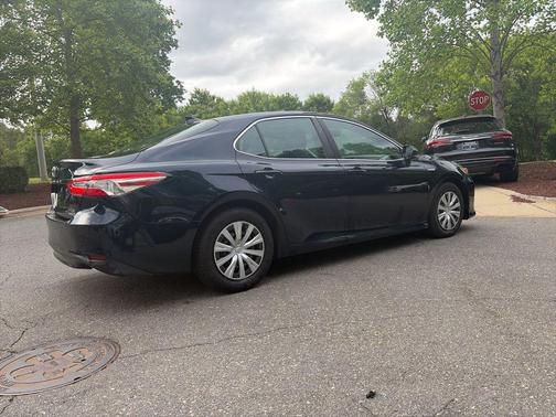 Aqua 2019 Toyota Camry Hybrid LE