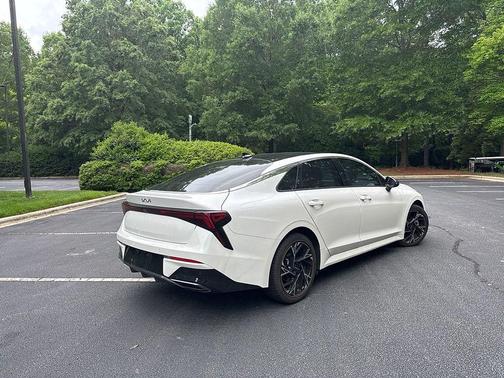 Snow White Pearl 2025 Kia K5 GT-Line