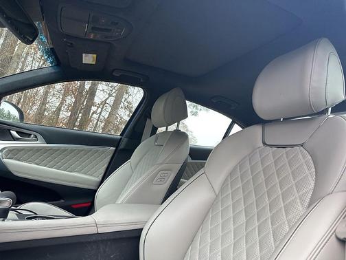 2023 Genesis G70 3.3T RWD