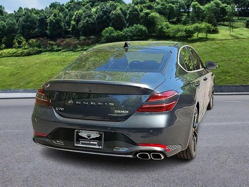 Hallasan Green 2023 Genesis G70 2.0T RWD