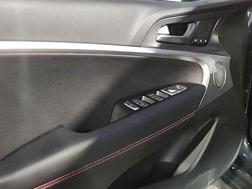 2025 Genesis G70 2.5T RWD