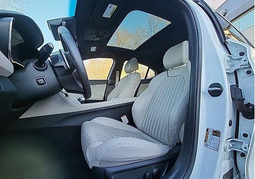 2023 Genesis G70 2.0T RWD