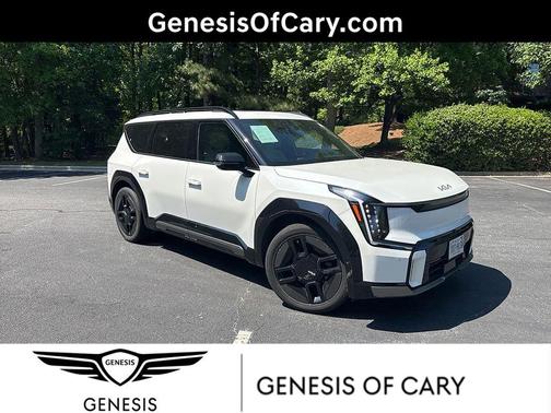 Snow White Pearl 2024 Kia EV9 GT-Line