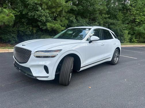 Alta White 2023 Genesis GV70 2.5T AWD