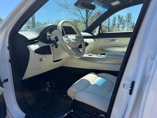 Alta White 2025 Genesis Electrified GV70 Advanced AWD