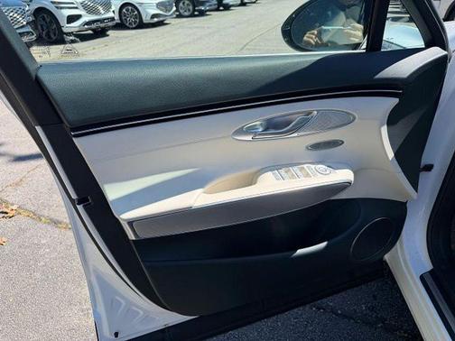 Alta White 2025 Genesis Electrified GV70 Advanced AWD