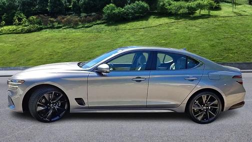 2023 Genesis G70 2.0T RWD