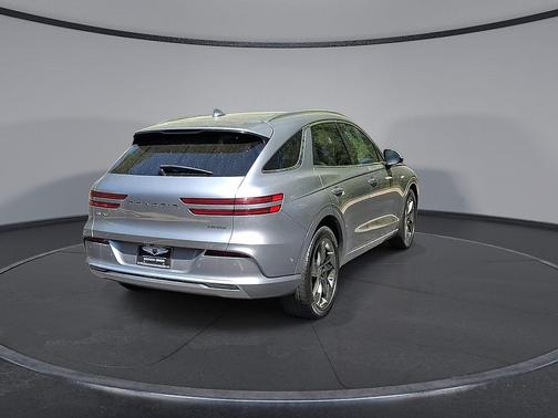 Savile Silver 2024 Genesis Electrified GV70 Advanced AWD