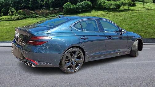 2023 Genesis G70 2.0T RWD