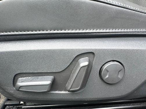 Cityscape Green 2024 Kia Niro EV Wind