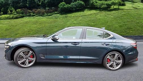 2025 Genesis G70 2.5T RWD