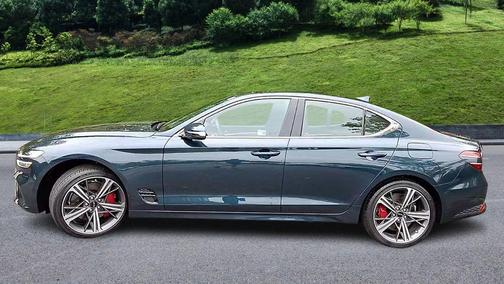 2025 Genesis G70 2.5T RWD