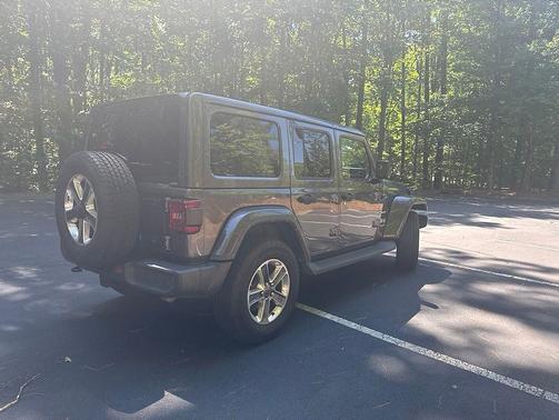 Granite Crystal Metallic Clearcoat 2021 Jeep Wrangler Unlimited Sahara