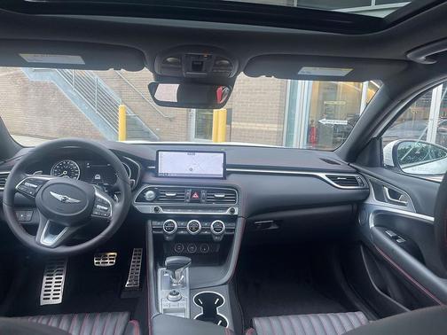 2023 Genesis G70 2.0T RWD