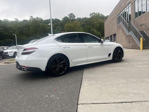 2023 Genesis G70 2.0T RWD