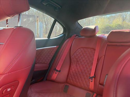 2023 Genesis G70 3.3T RWD