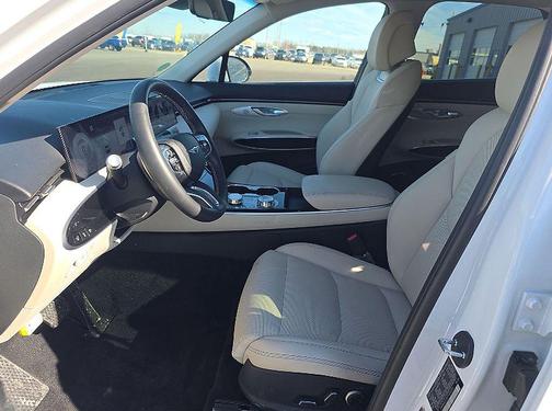 Alta White 2026 Genesis GV70 2.5T